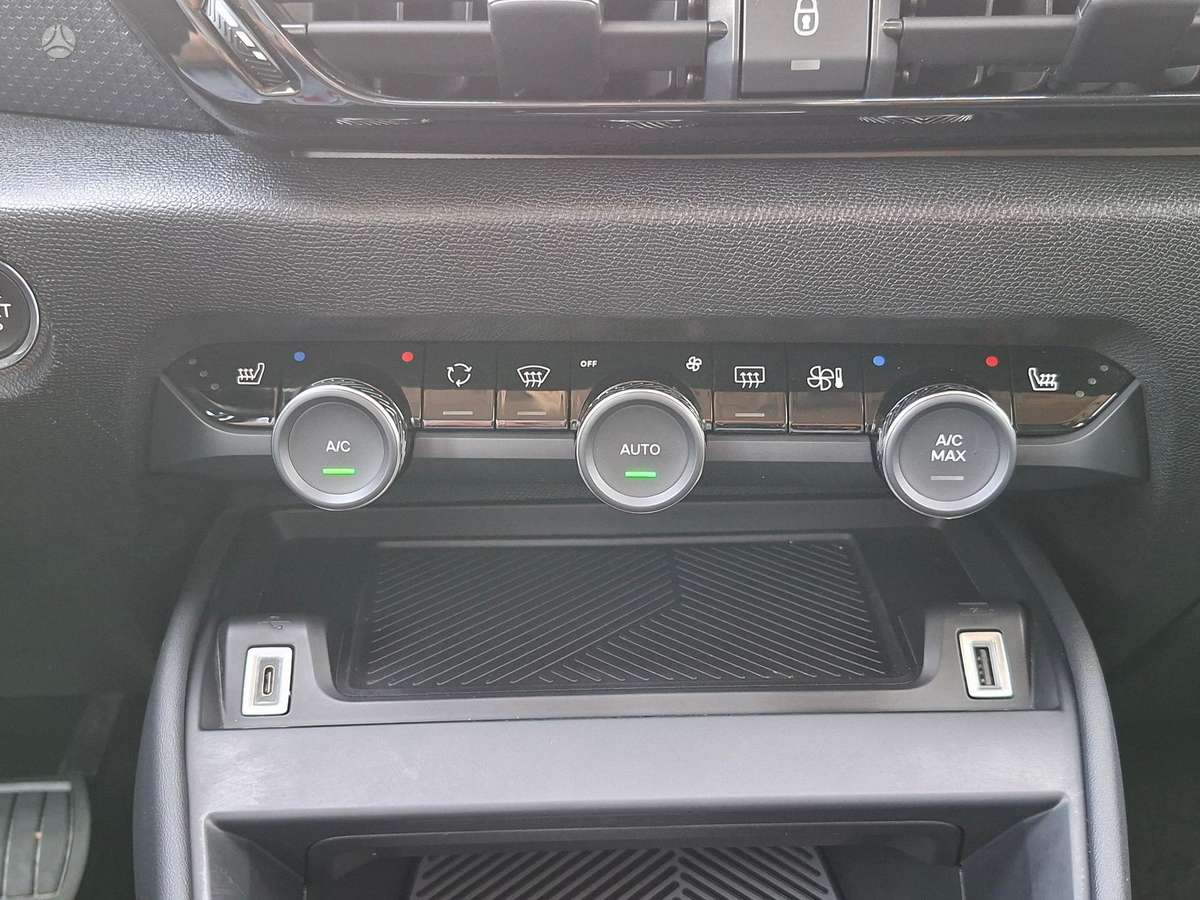 Citroen C4, 1.2 l., Хэтчбек