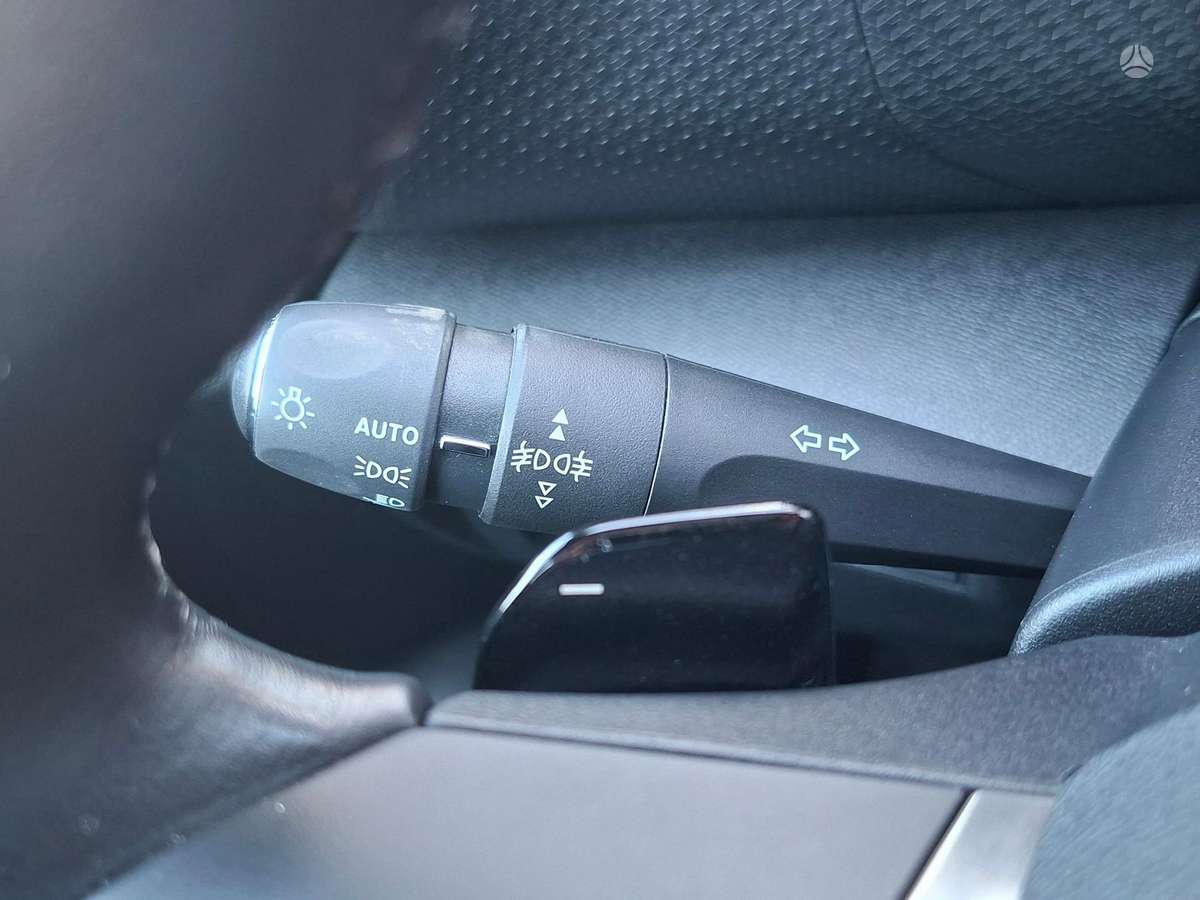 Citroen C4, 1.2 l., Хэтчбек