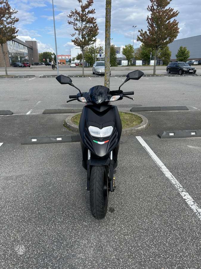 Aprilia SR 49cc, scooters / mopeds
