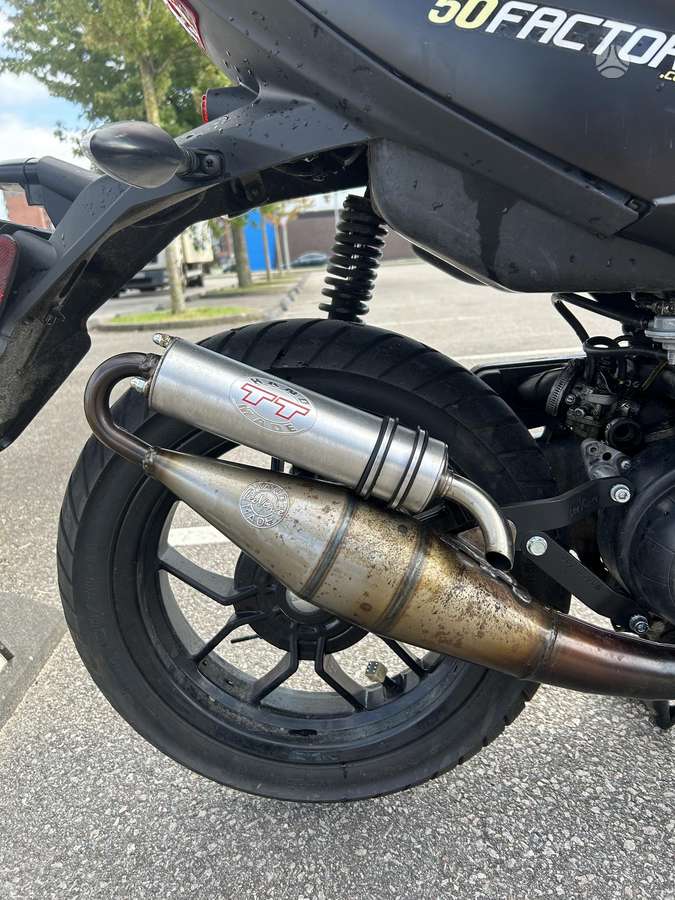Aprilia SR 49cc, scooters / mopeds
