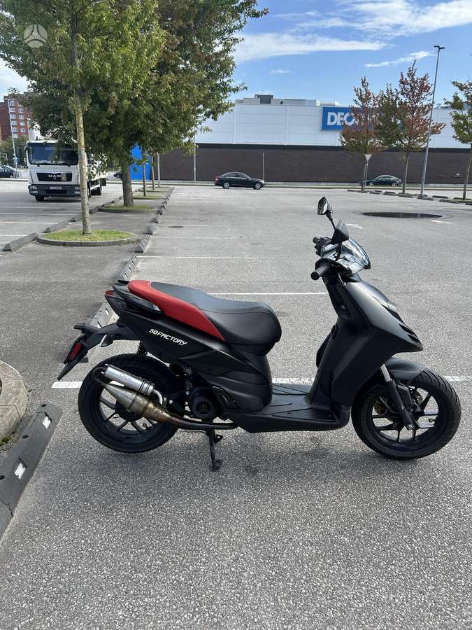 Aprilia SR 49cc, scooters / mopeds