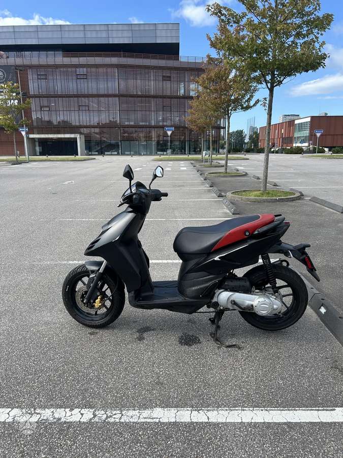 Aprilia SR 49cc, scooters / mopeds