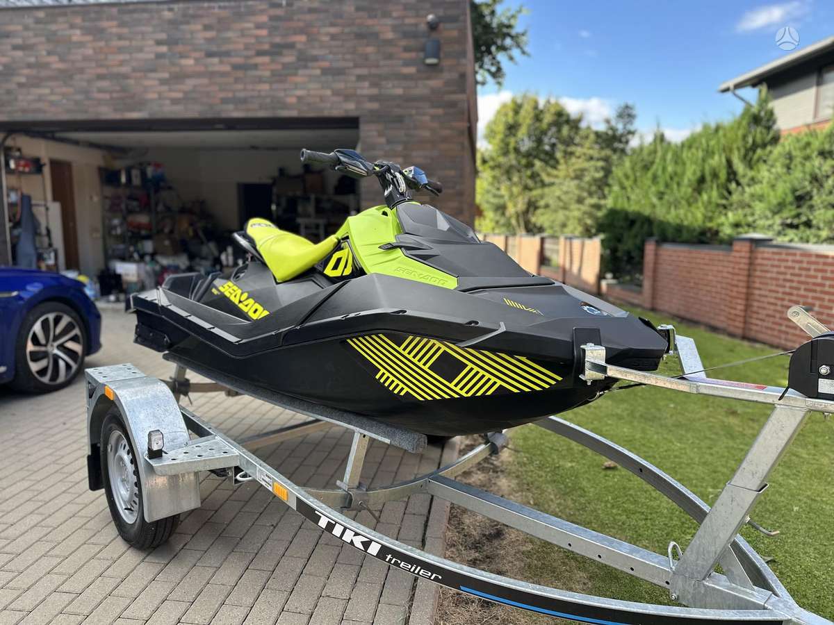 Sea-Doo Spark Trixx, jet skis