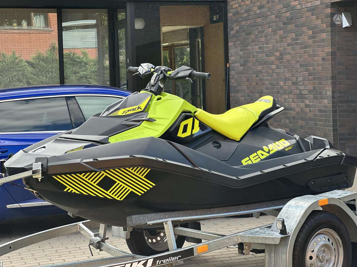 Sea-Doo Spark Trixx, jet skis