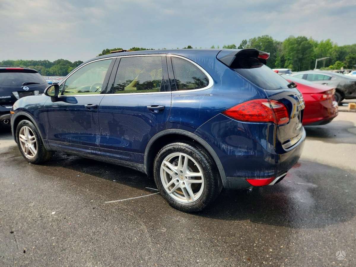 Porsche Cayenne - 4