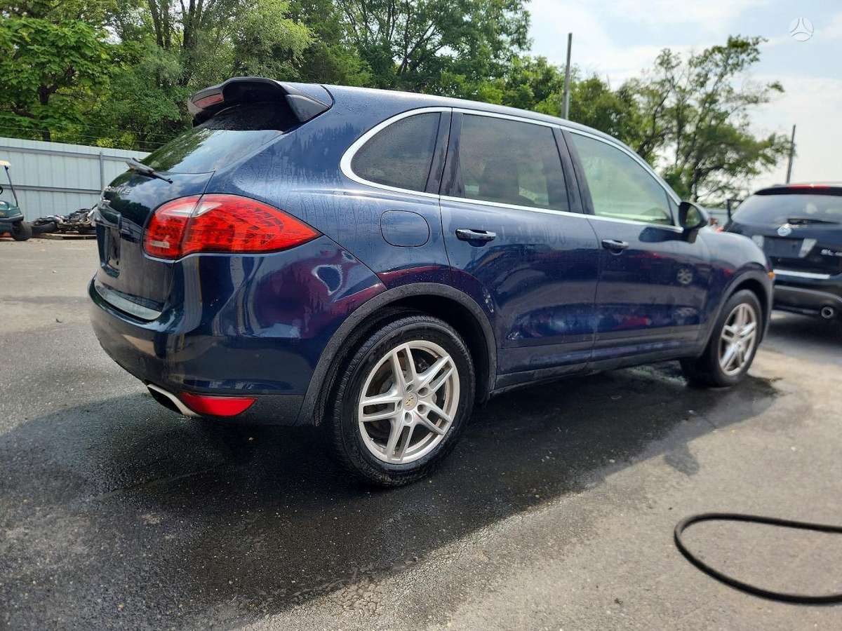 Porsche Cayenne - 5