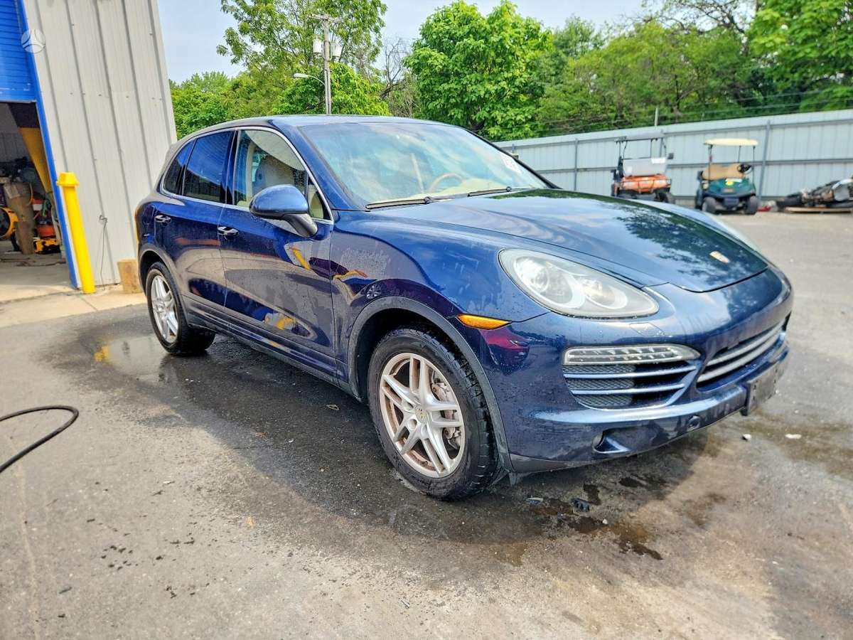 Porsche Cayenne - 2