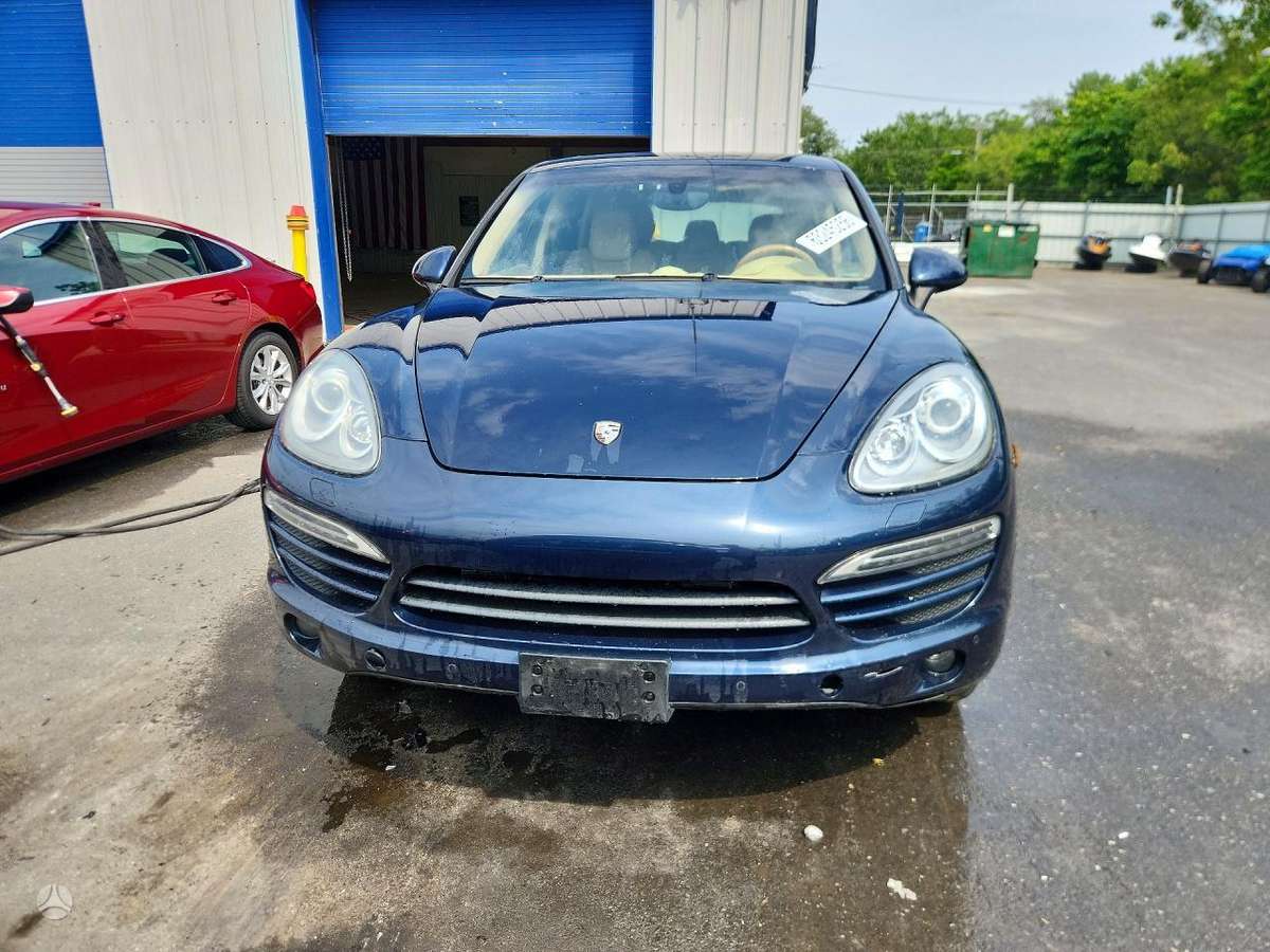 Porsche Cayenne - 1