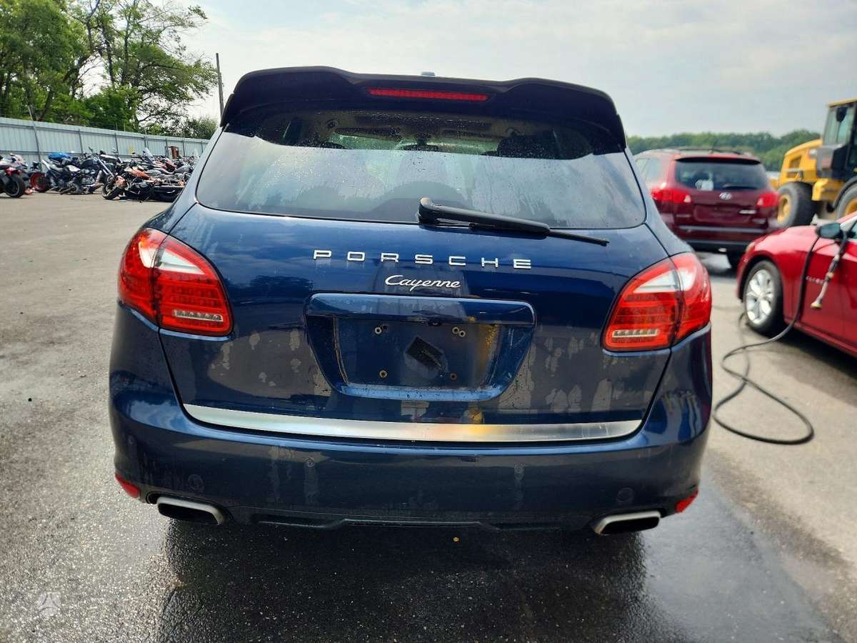 Porsche Cayenne - 6
