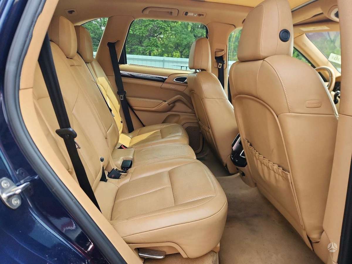 Porsche Cayenne - 10