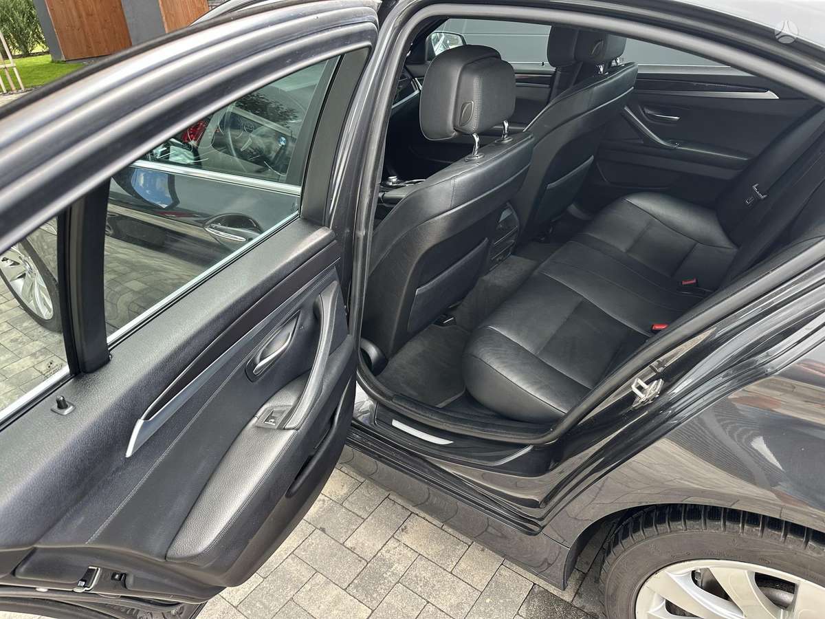 BMW 520, 2.0 l., Седан