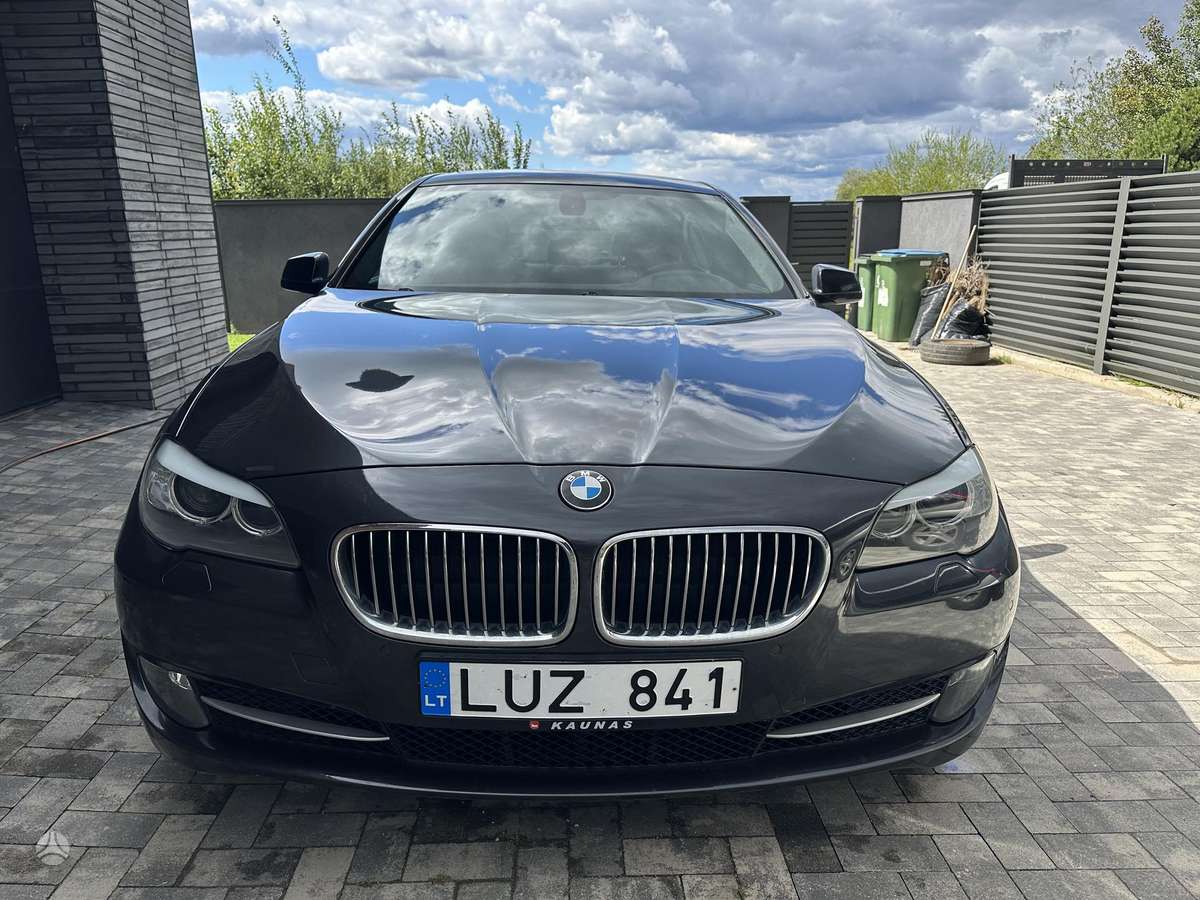BMW 520, 2.0 l., Седан