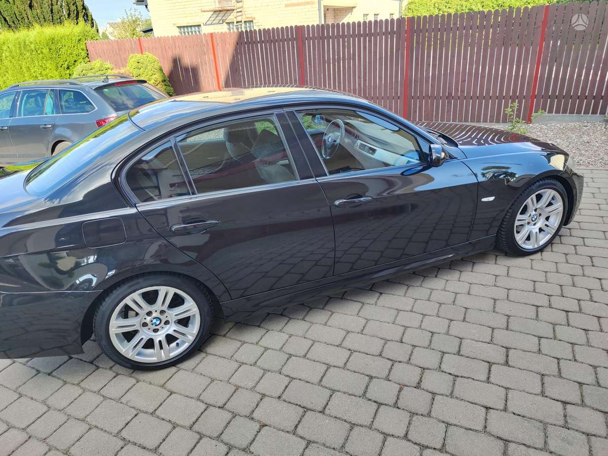 BMW 318, 2.0 l., Седан
