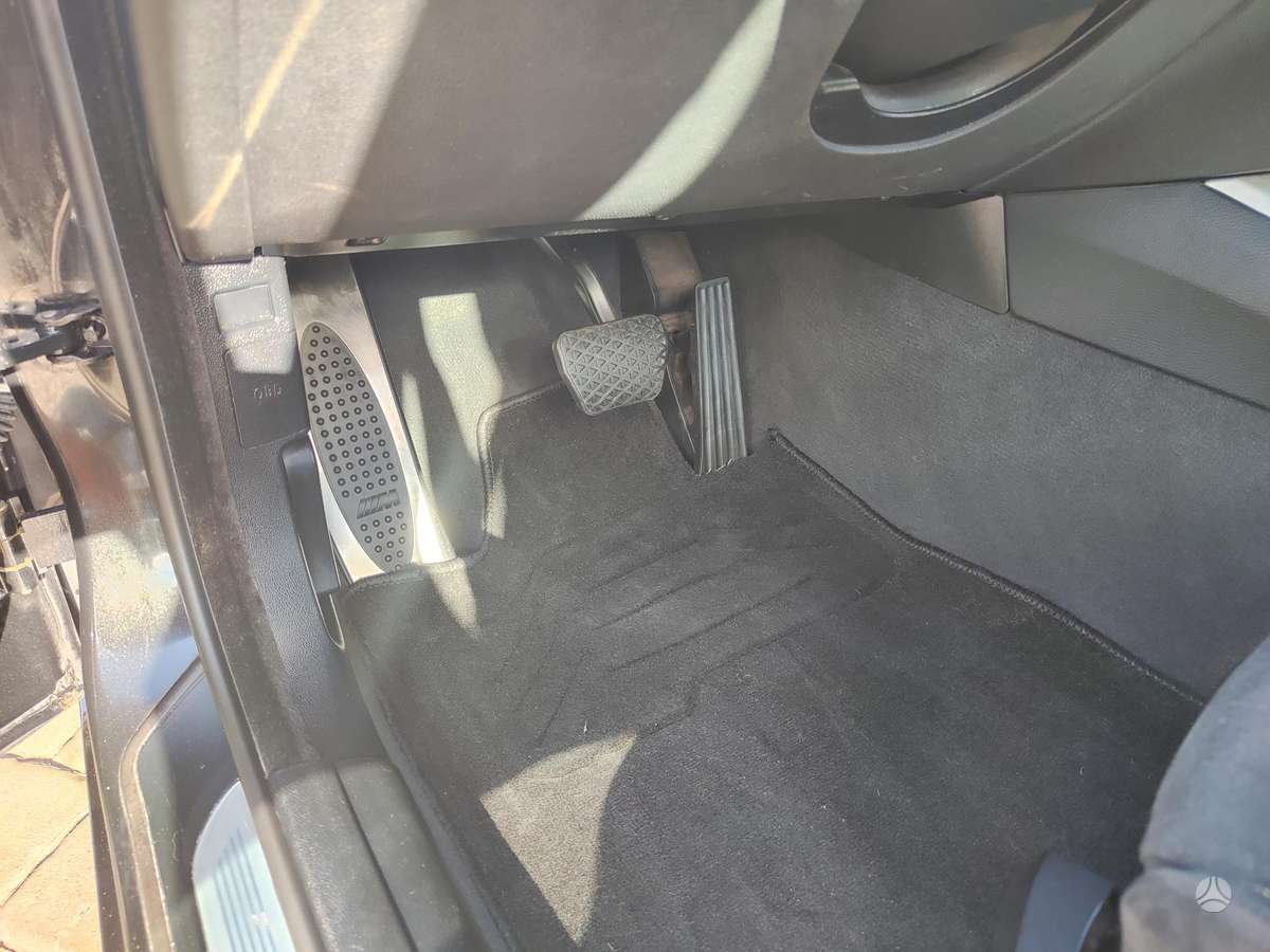 BMW 318, 2.0 l., Седан