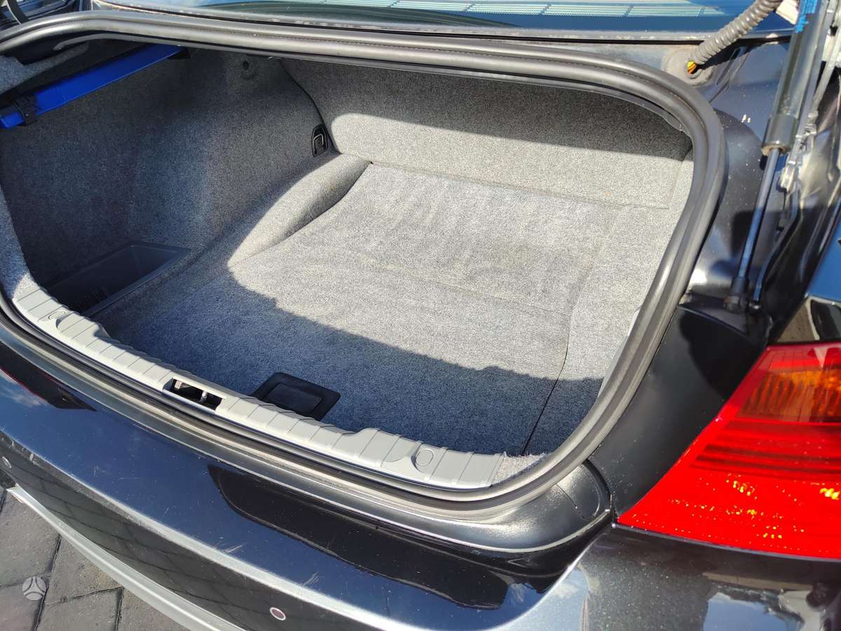 BMW 318, 2.0 l., Седан