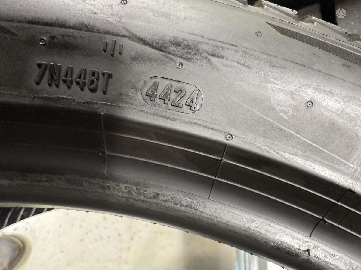 Pirelli Pzero winter2/2024m/pncs, winter 275/40 R22