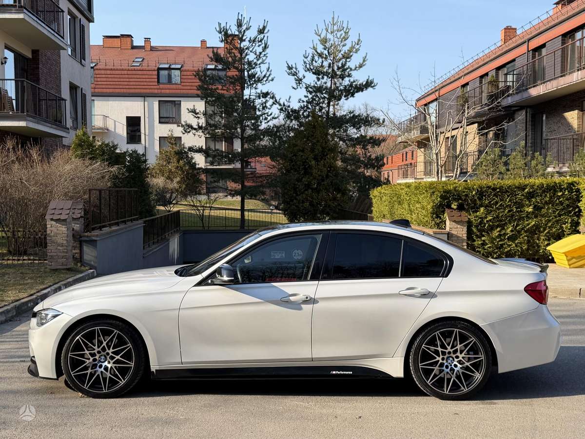 BMW 335, 3.0 l., Седан