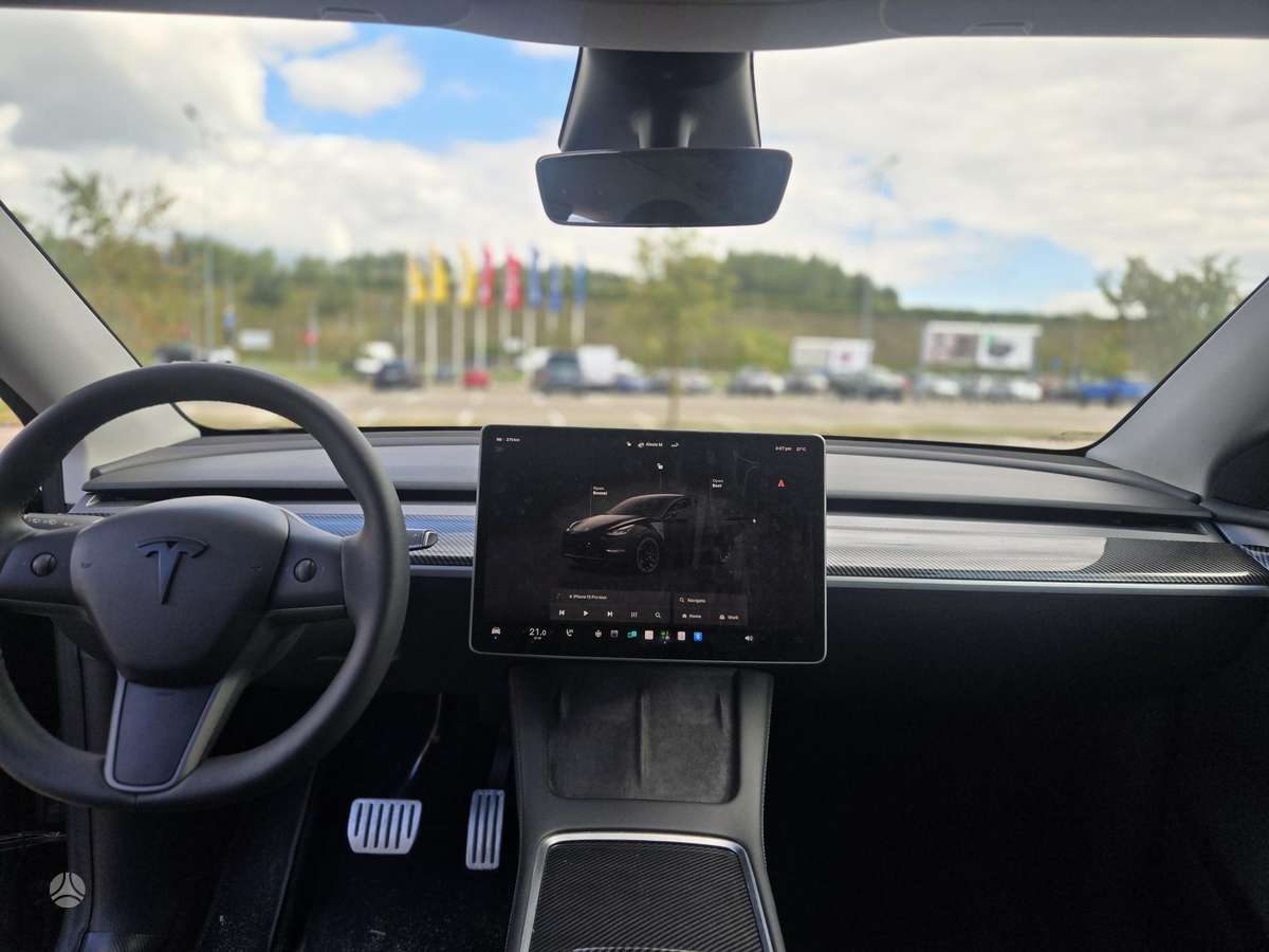 Tesla Model Y, Хэтчбек