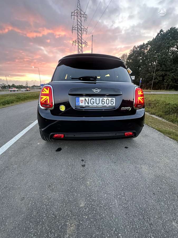Mini Cooper SE, Хэтчбек