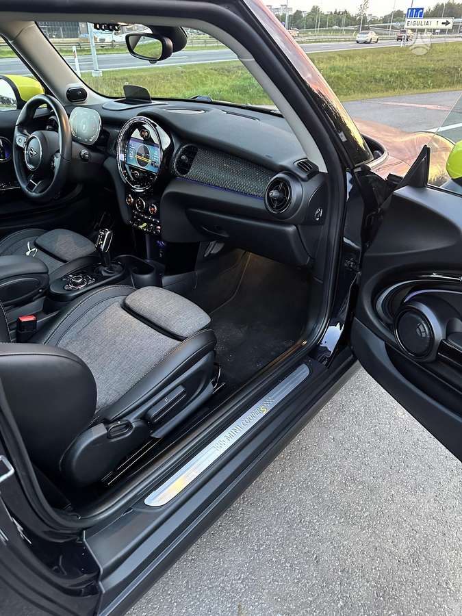 Mini Cooper SE, Хэтчбек