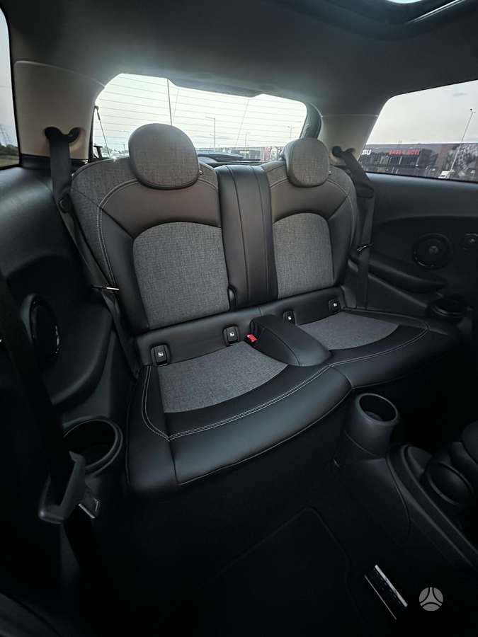 Mini Cooper SE, Хэтчбек