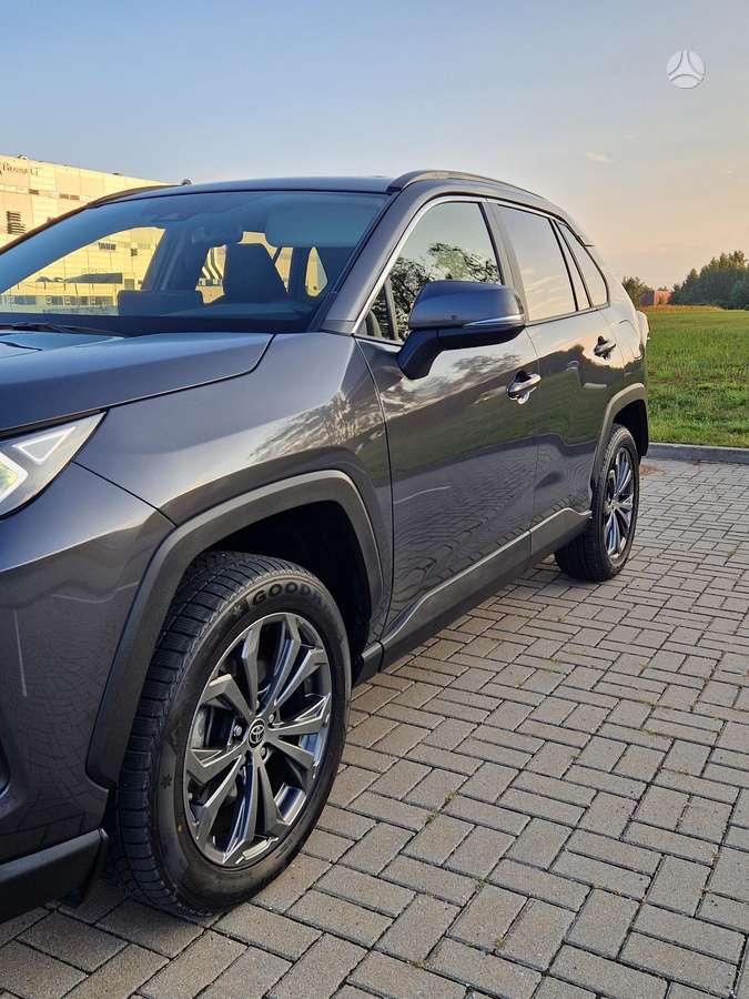 Toyota RAV4 - 4