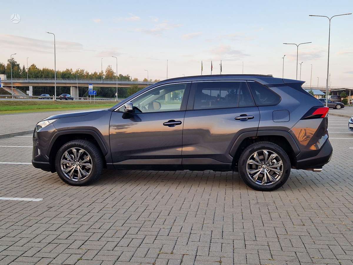 Toyota RAV4 - 8