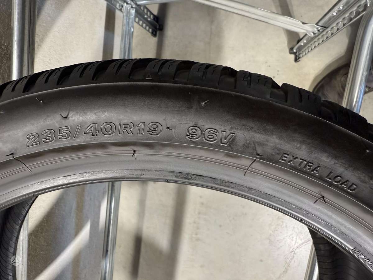 Firestone Winterhawk4/2025m, winter 235/40 R19
