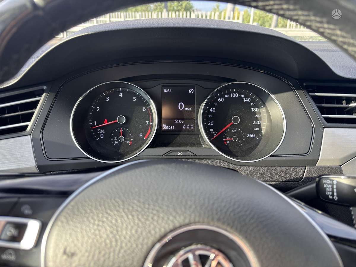 Volkswagen Passat - 7