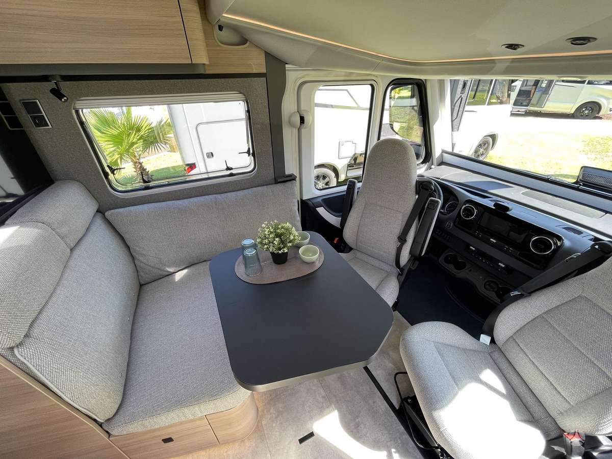 Hymer B-MC I 580, campers