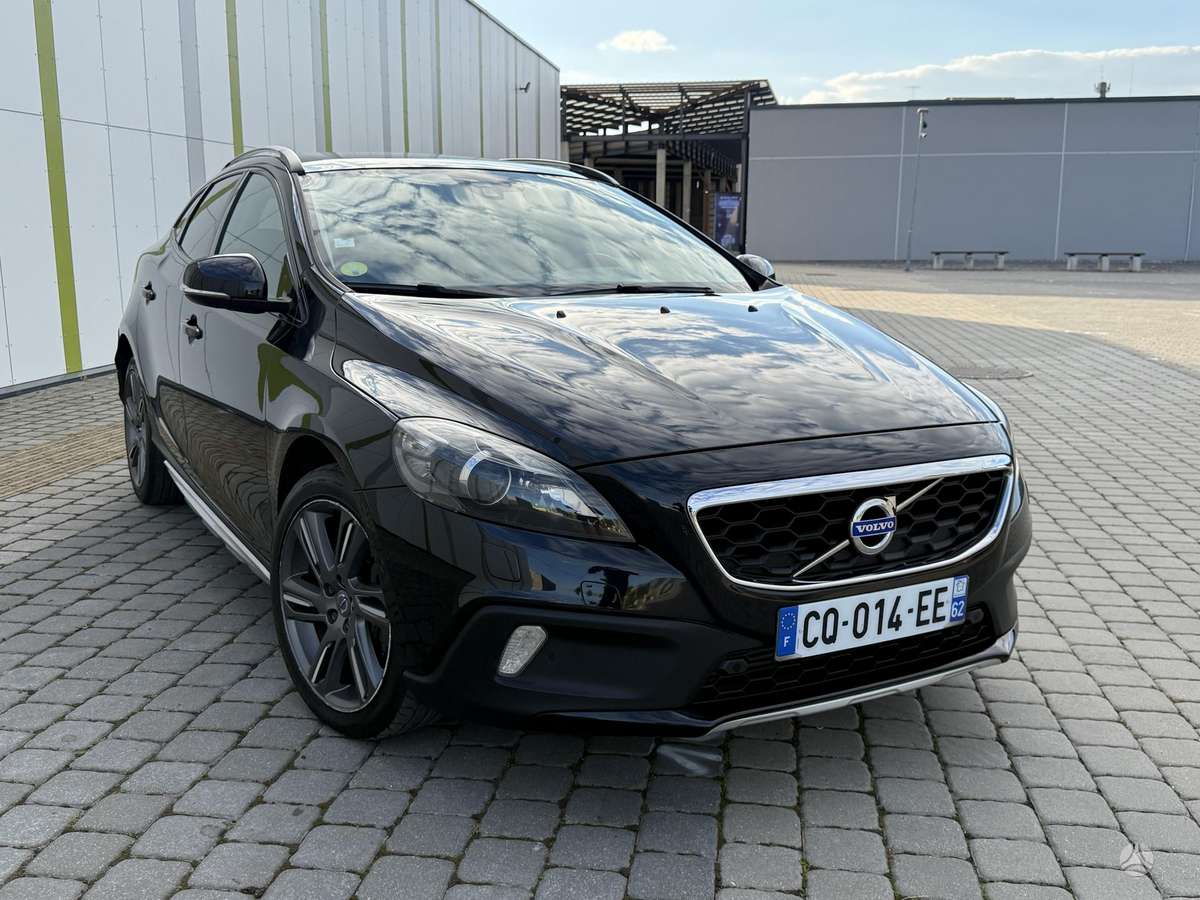 Volvo V40 Cross Country - 3