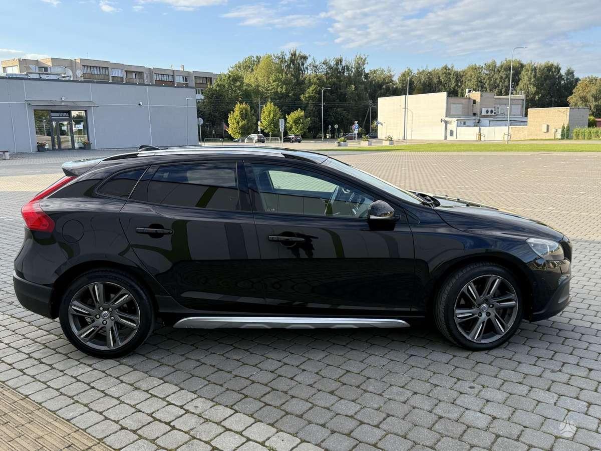 Volvo V40 Cross Country - 5