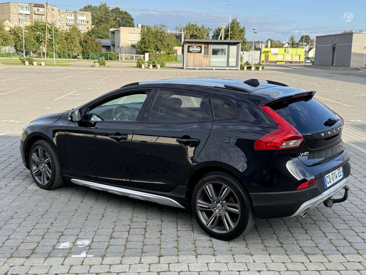 Volvo V40 Cross Country - 9