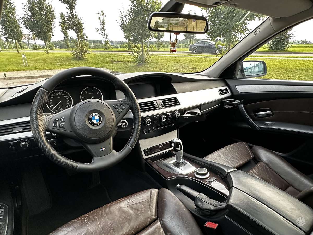 BMW 520, 2.0 l., Седан