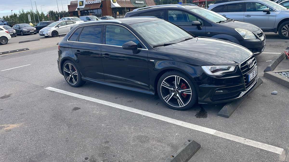 Audi A3, 1.6 l., hatchback