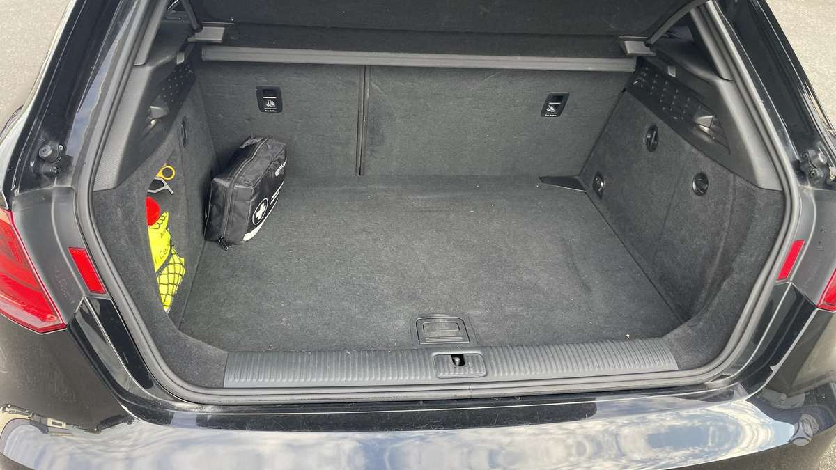 Audi A3, 1.6 l., hatchback