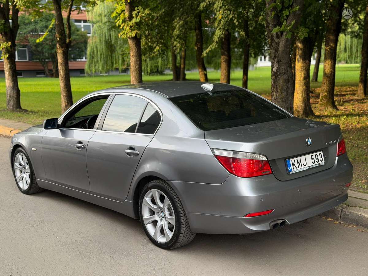 BMW 525, 2.5 l., Седан