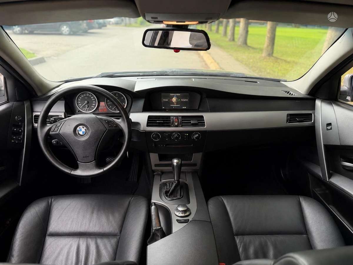 BMW 525, 2.5 l., Седан