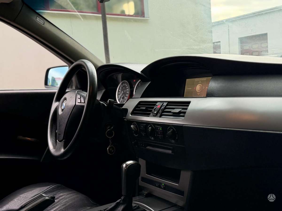 BMW 525, 2.5 l., Седан