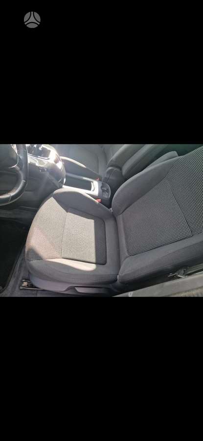 Peugeot 5008 - 8