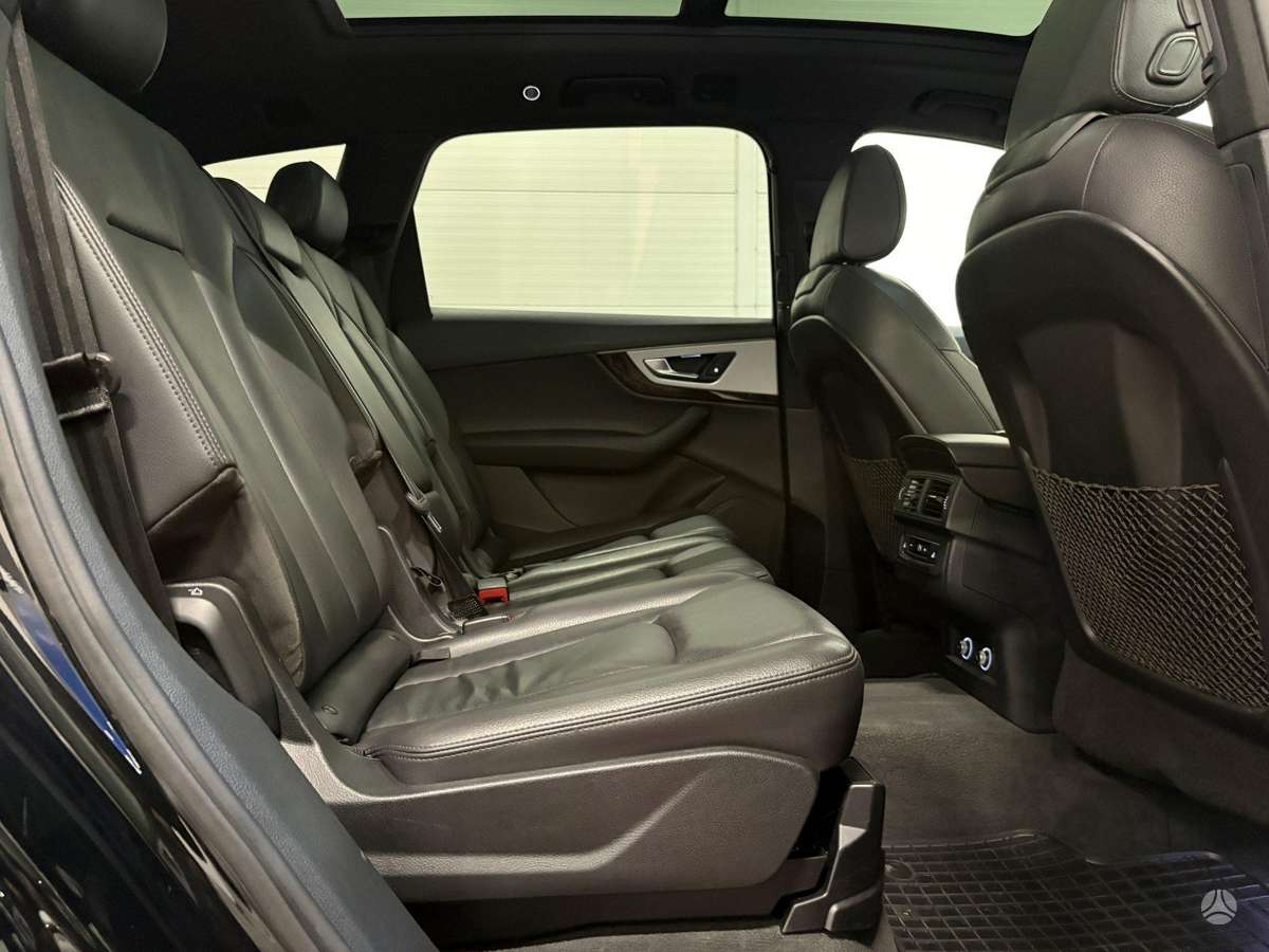 Audi Q7, 2.0 l., off-road / crossover