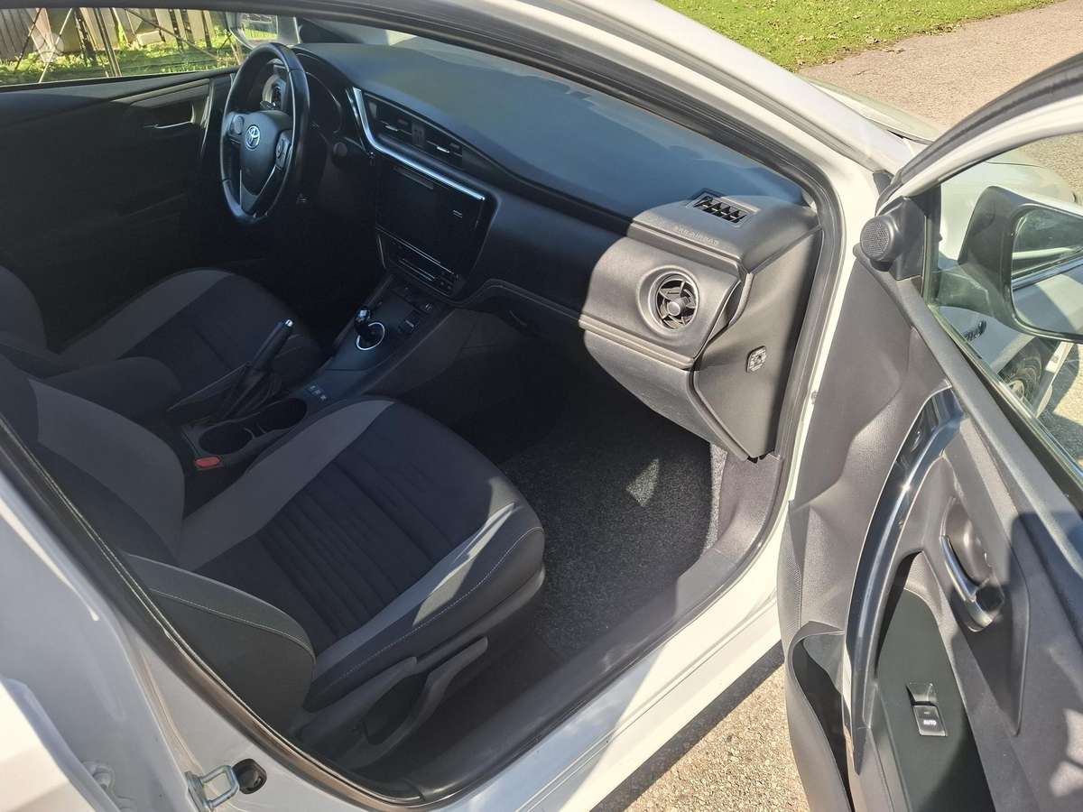 Toyota Auris - 12