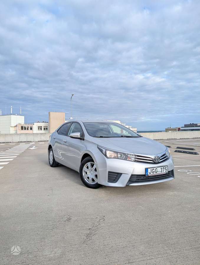 Toyota Corolla - 1