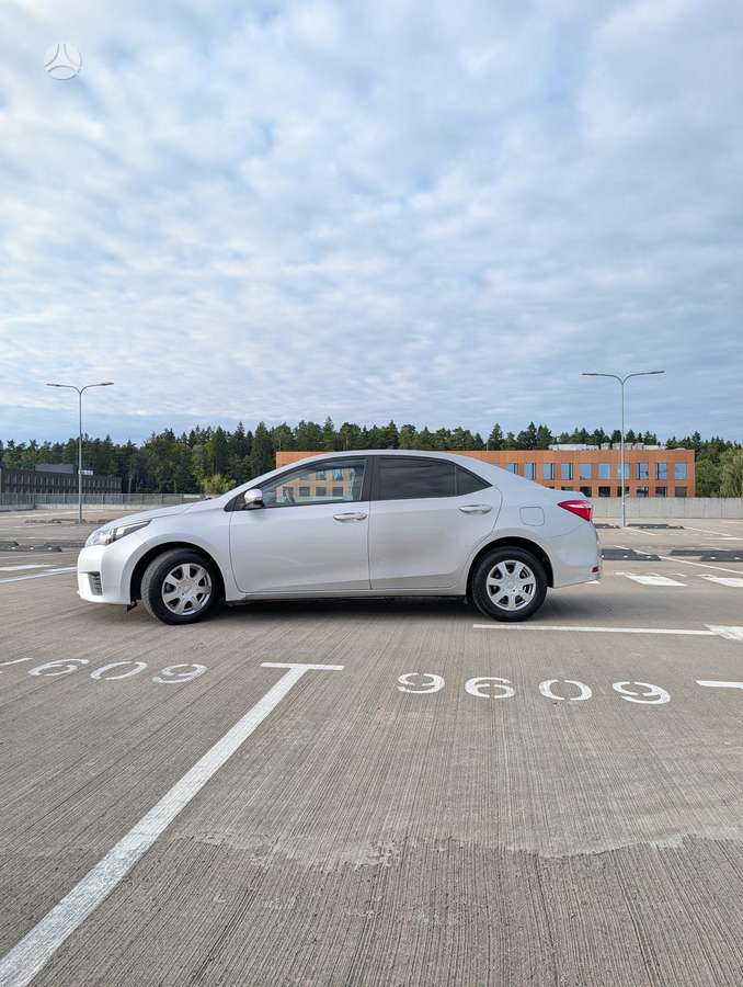 Toyota Corolla - 4