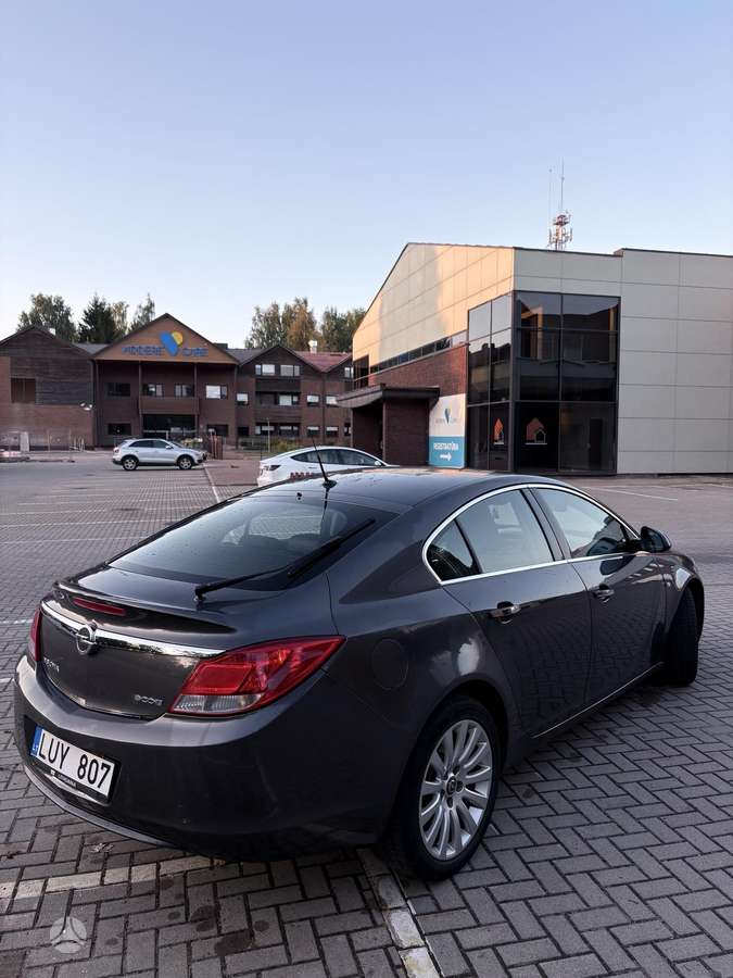 Opel Insignia, 2.0 l., Хэтчбек