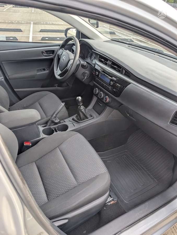 Toyota Corolla - 10