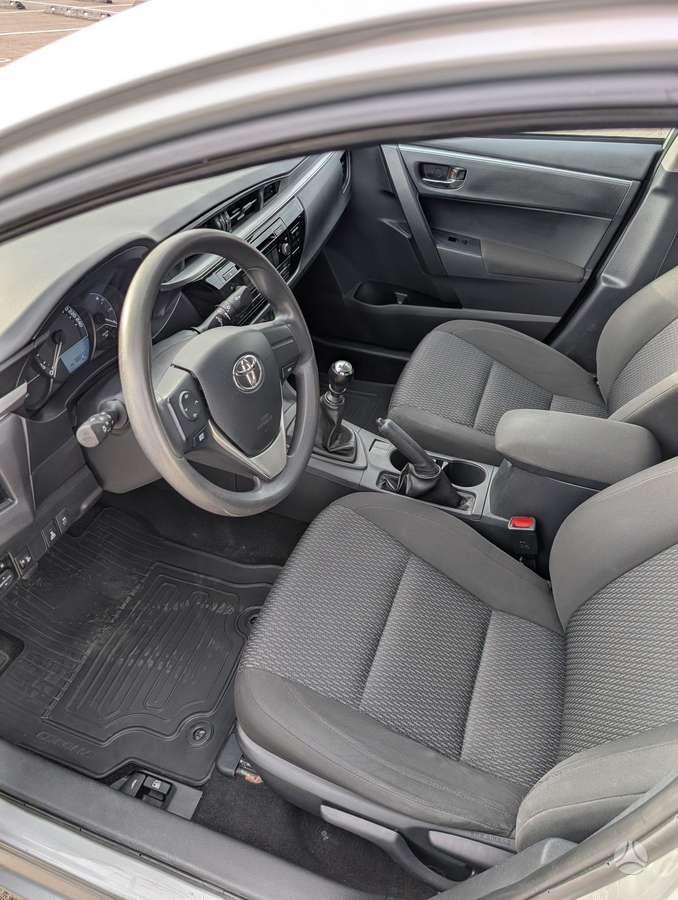 Toyota Corolla - 12