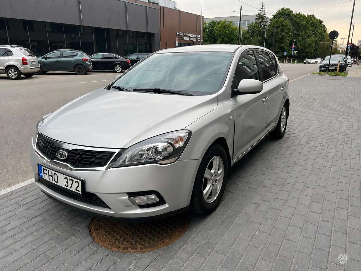 Kia Ceed, 1.6 l., Хэтчбек