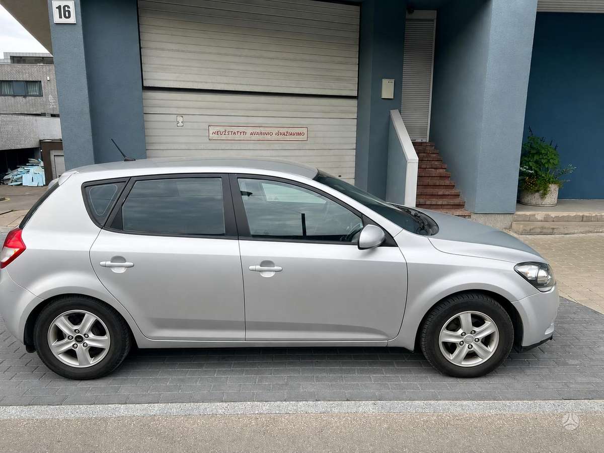 Kia Ceed, 1.6 l., Хэтчбек