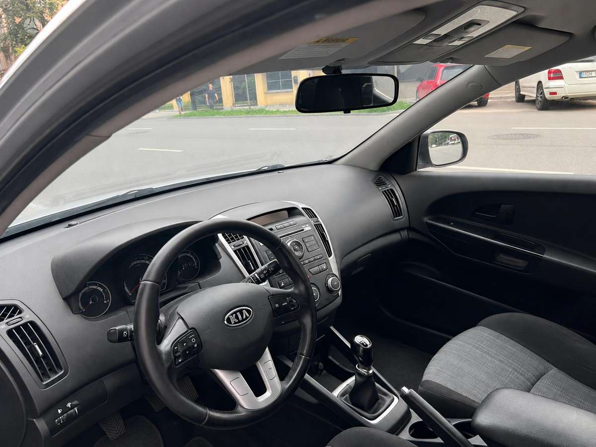 Kia Ceed, 1.6 l., Хэтчбек